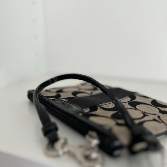 Authentic Coach Wristlet - Picture 5 of 9